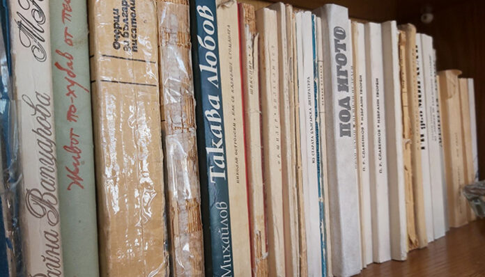 Книгата е доказателство за еволюцията, бъдете мислещи