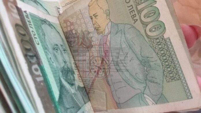 Пари и документи са откраднати от дом в Добринище