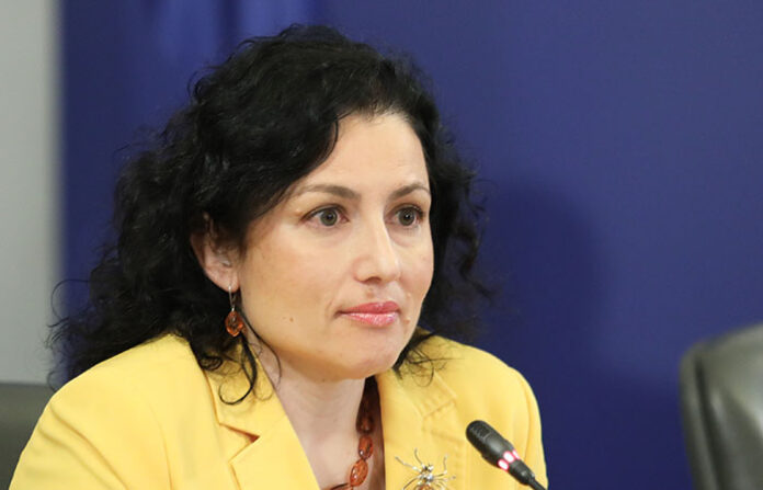 Пазари с българска стока опъват пред търговските вериги