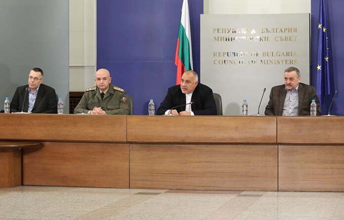 Спите ли спокойно? Какво постигат извънредните брифинги в полунощ