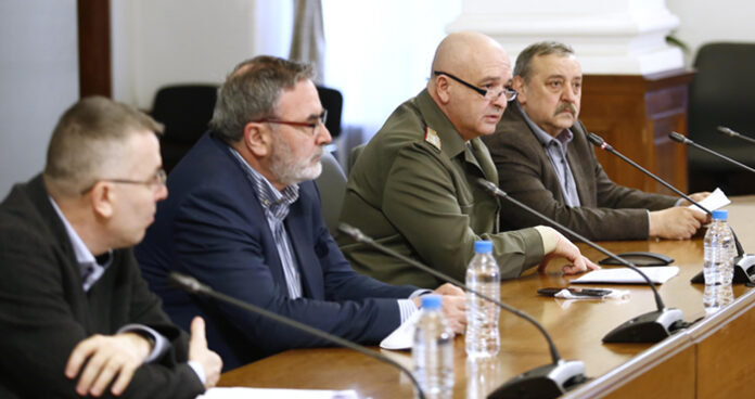2100 са потвърдените случаи на COVID-19 у нас