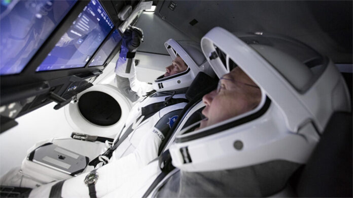 Историческа мисия: SpaceX и НАСА изстреляха Dragon с двама астронавти в орбита