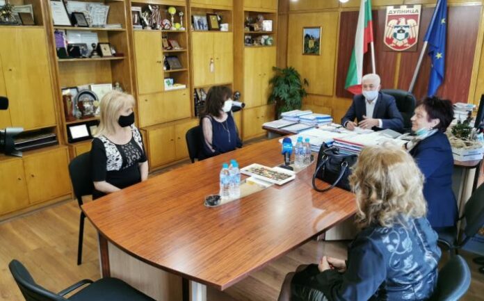 4-ма преподаватели с приз „Учител на годината“ в Дупница