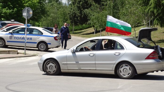 Подновиха януарските протести в Благоевград с автошествие
