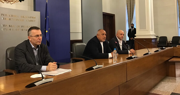 Борисов: Щабът не е разформиран - както виждате, генералът си е жив и здрав!