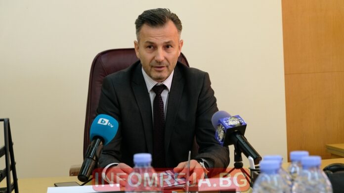 Тодоров остава председател на ОбС, в края на месеца гласуват отново