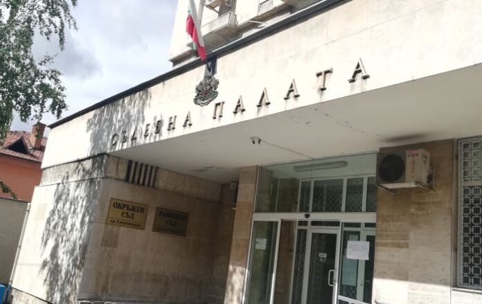 „Пробация“ за 45-годишен мъж, добивал дърва без разрешително
