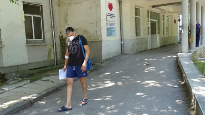 Изписаха един от затрупаните в тунел „Железница“