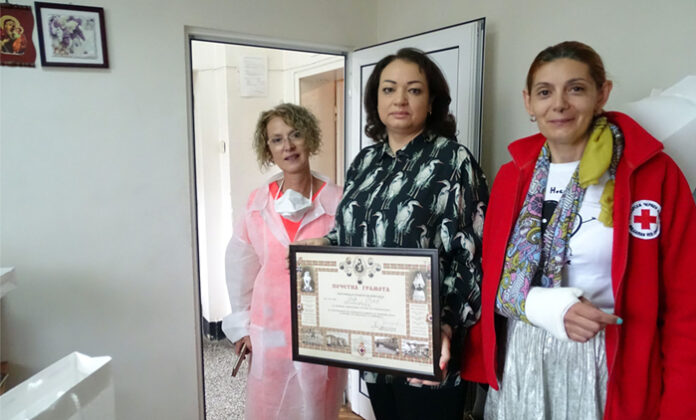 ГЕРБ в Благоевград с почетна грамота за утвърждаване на хуманната същност на БЧК
