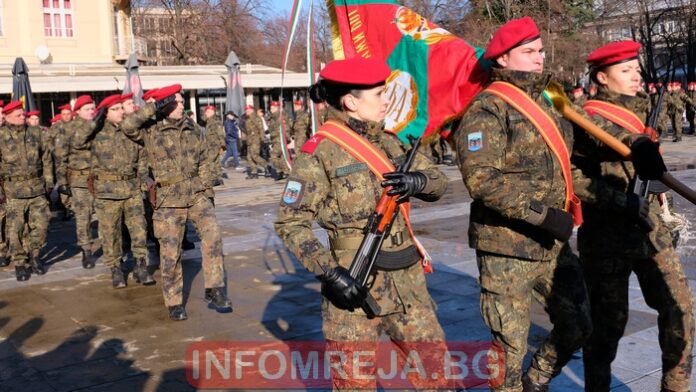 Редник, пострадал по време на занятия, е транспортиран във ВМА