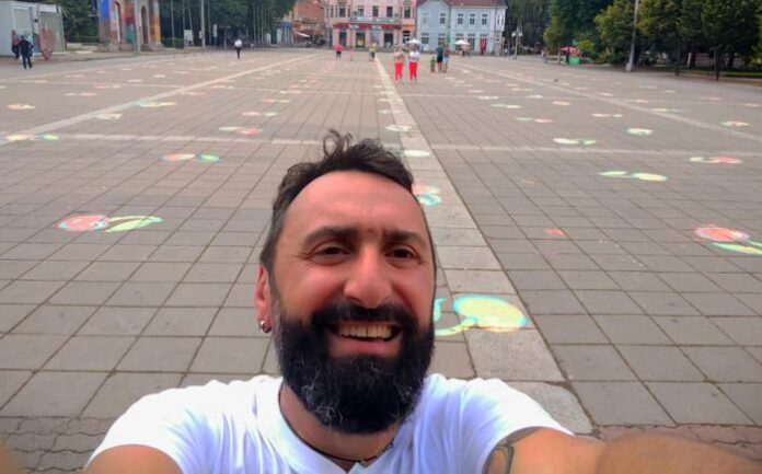 Евгени Серафимов с пореден грандиозен проект - „На една череша дистанция“