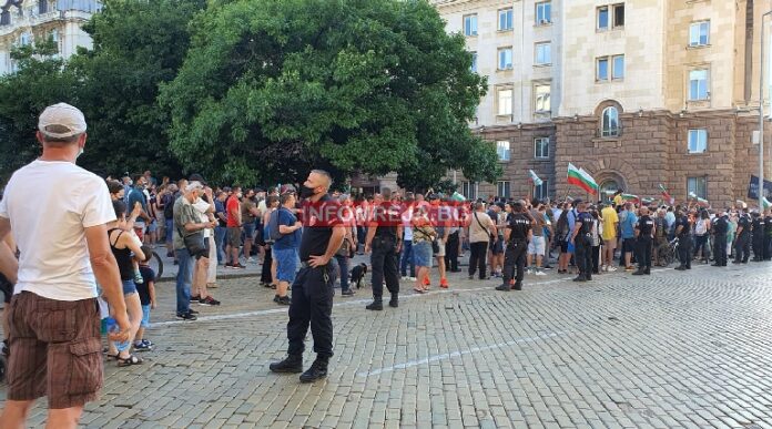 Бабикян: Захладня и хората ще се приберат, Райчев: Решението е предсрочни избори