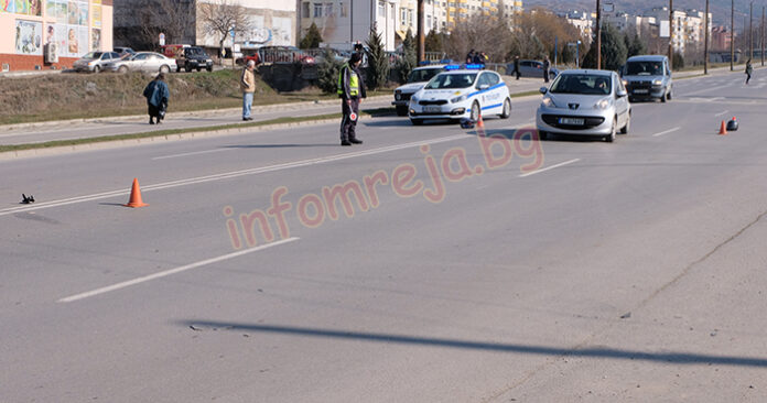 Мотоциклетист е със счупени прешлени, блъснал се в джип