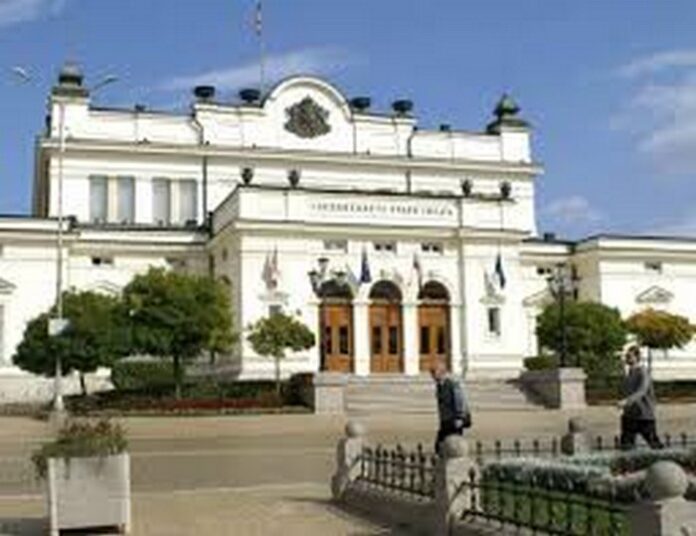 Депутатите отново подхващат Закона за хазарта