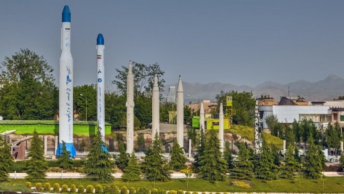 Иран обяви поставянето на отбранителни ракетни системи в Персийския и Оманския залив