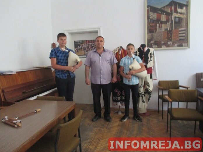 Гайдарчетата, които направиха щастлив своя учител