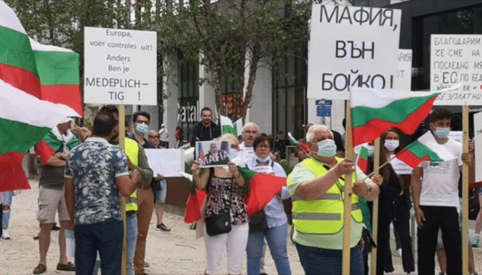 Пикник в "Росенец" и протести в Брюксел и Франкфурт