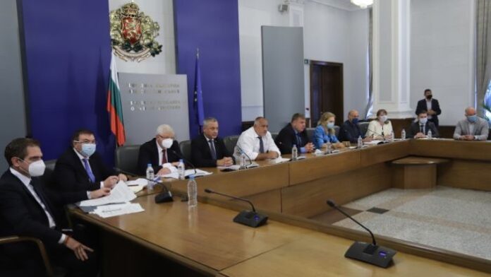 Властта дава над 1 млрд.лв. за социални и икономически мерки в COVID-кризата