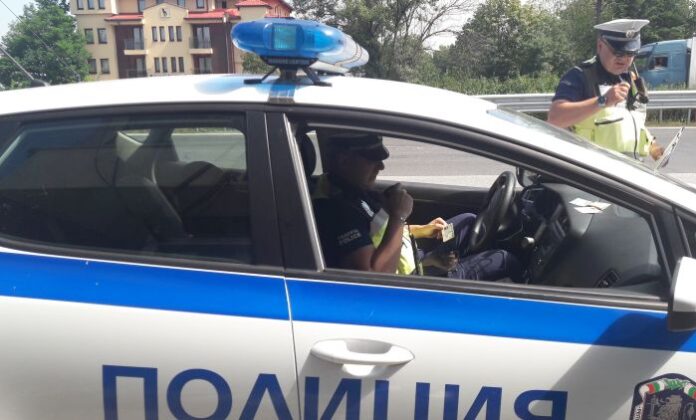 През летния сезон пътна полиция засилва контрола по натоварените пътни артерии