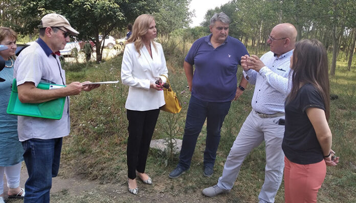 И министър Димитров провери отровената Марица при Димитровград