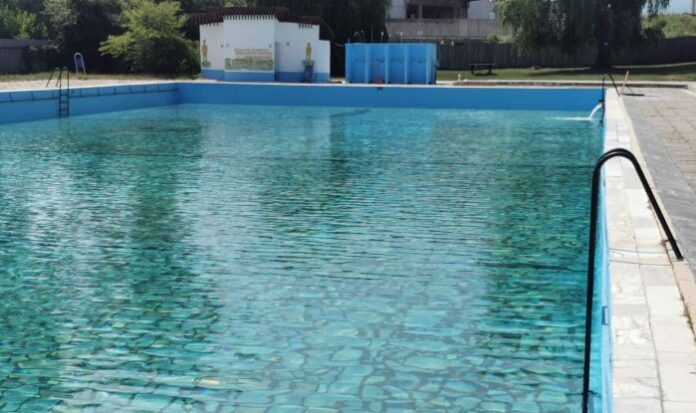 Минералният плаж в Баня отвори врати