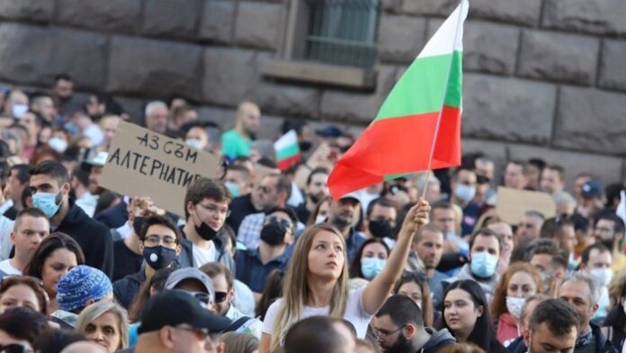 15-и ден на протести в София въпреки рокадите в кабинета