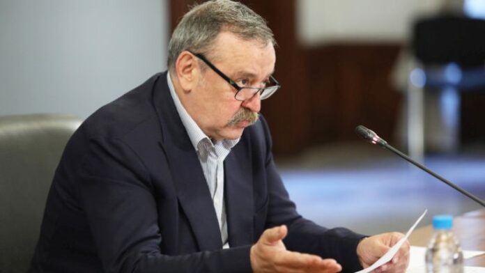 Проф. Кантарджиев: При викане и пеене заразяването с COVID-19 най-лесно