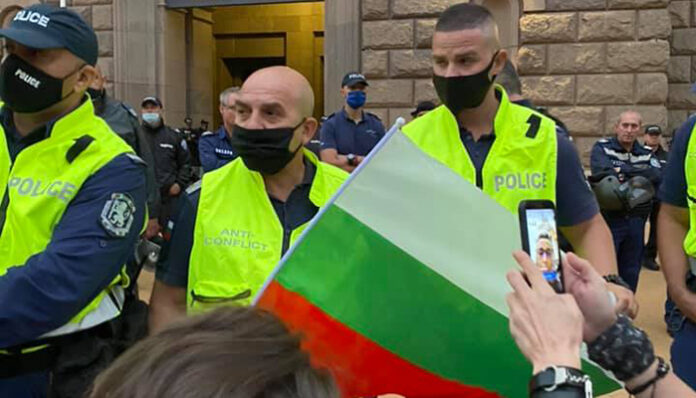 До месец приключва проверката за полицейско насилие над протестиращите