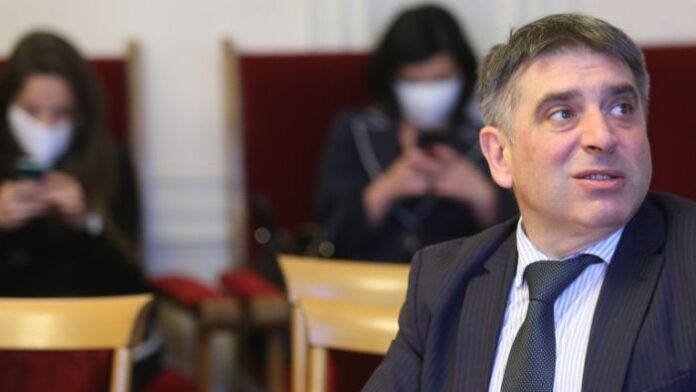 Министър Данаил Кирилов подаде оставка пред премиера Борисов
