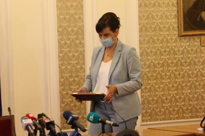 Проектът за новата конституция е депозиран и готов за обсъждане