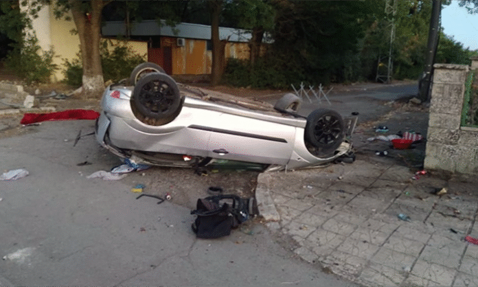 Четирима загинали и няколко ранени след гонка с автомобил