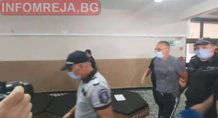 При засилена полицейска охрана доведоха Каплата в съда (ВИДЕО)