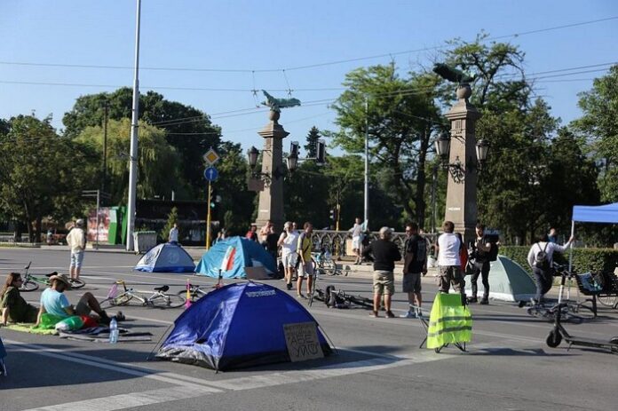 Блокадата в София продължава и в 24-тия ден на протести
