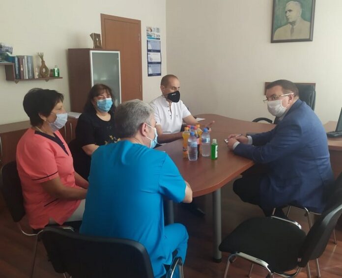 Контактните на заразения лекар от Кюстендил са с отрицателни PCR тестове