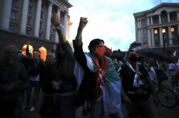 Без напрежение премина 31-ият ден на антиправителствени протести