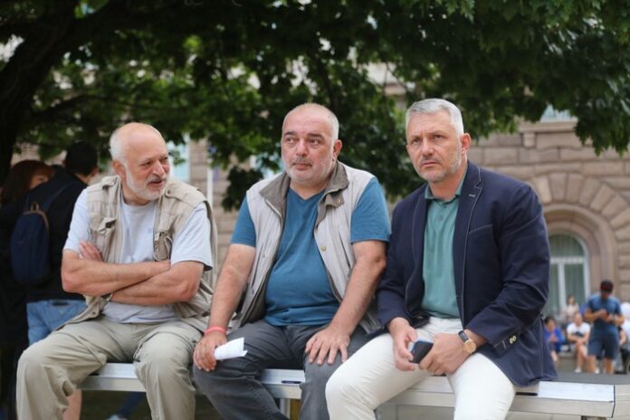 Отровното трио: Кабинет, обслужващ мафията, не може да гарантира почтеност