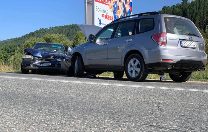 Водачка на лек автомобил от Огняново причини ПТП
