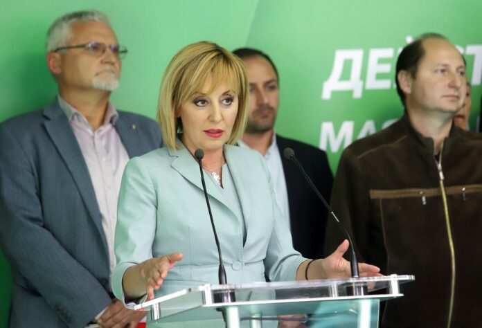 Манолова: Кой написа речта на Борисов за промяната в конституцията?