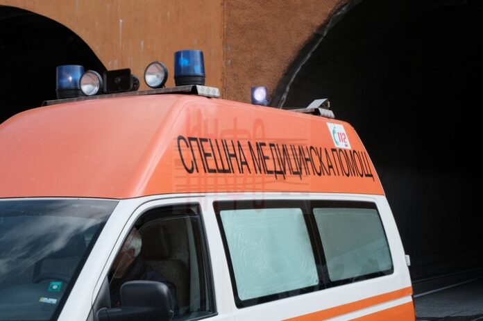 Шофьор на линейка в Благоевград почина от COVID-19
