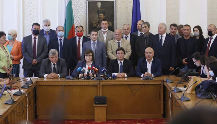 Нинова: ГЕРБ и управляващото мнозинство си направиха ритуално самоубийство от страх