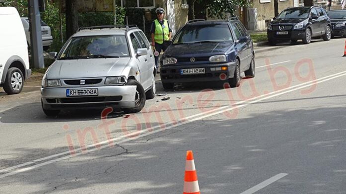 41-годишна водачка на лек автомобил пострада при ПТП