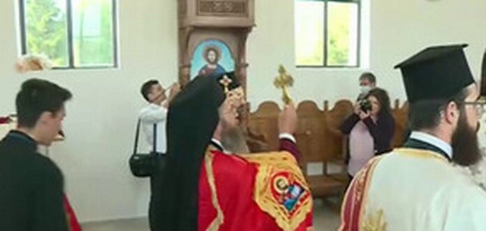 ПРАЗНИК НА ВЯРАТА: Литургия във възстановения храм „Успение Богородично”