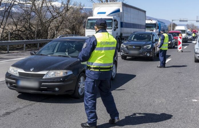 Движение в една лента по АМ "Тракия" заради ПТП