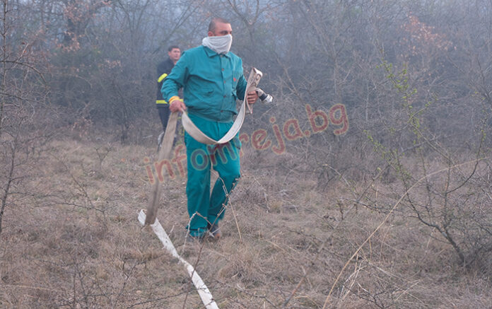 Огънят край Лесово премина Тунджа, евакуираха жители на село Присадец