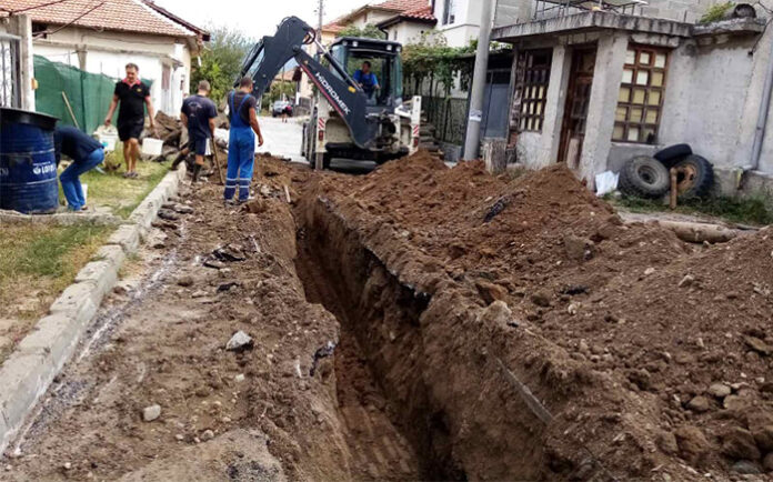 ВиК-Благоевград, полага нов водопровод по ул. „Васил Левски“ в Крупник