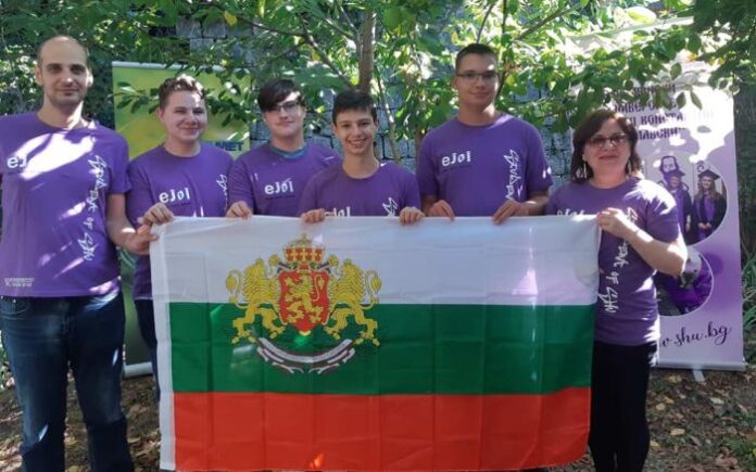 Български ученици спечелиха 7 медала на Европейската младежка олимпиада по информатика