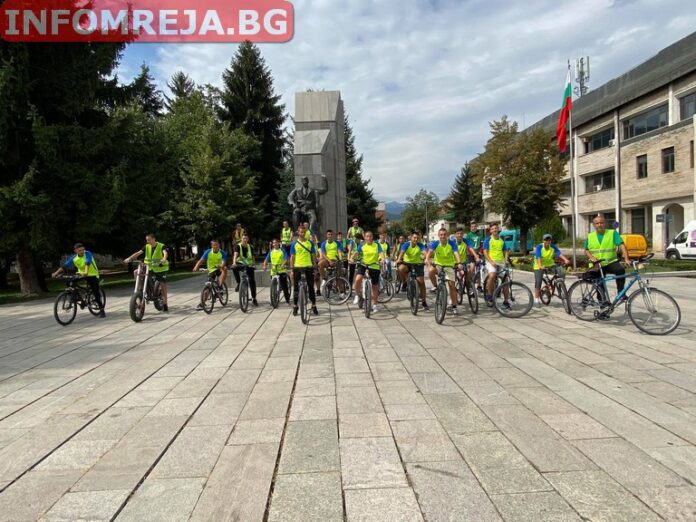 Днес вниманието на гоцеделчевци привлече велопоходът на ПГ по МСС