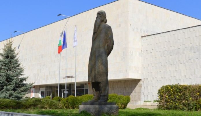 Отбелязват Световния ден на поезията с представяне на новата стихосбирка на Методи Джонев