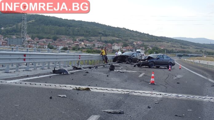 Катастрофа затвори едната лента на АМ "Струма" при Благоевград