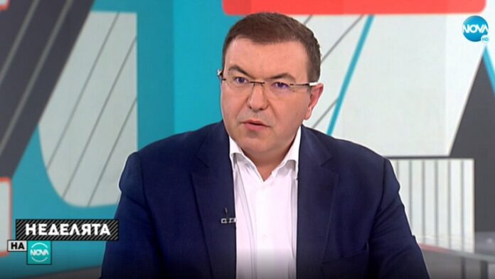 Проф. Ангелов: Хората не спазват мерките